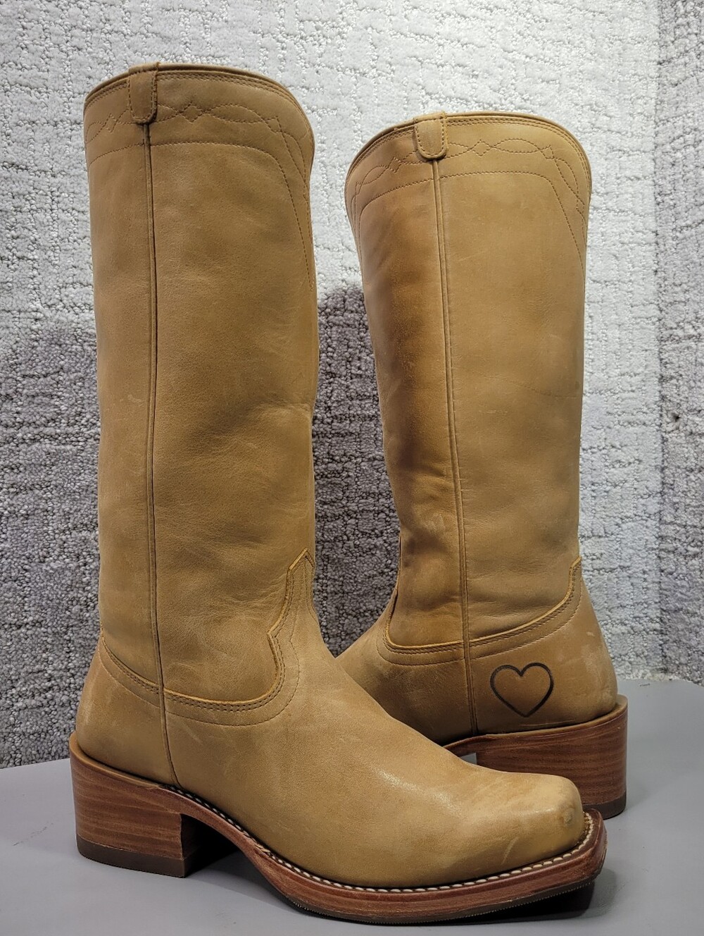 Tecovas The Charlie Women's Size US 7.5B Camel Cowhide Cowgirl Boots.